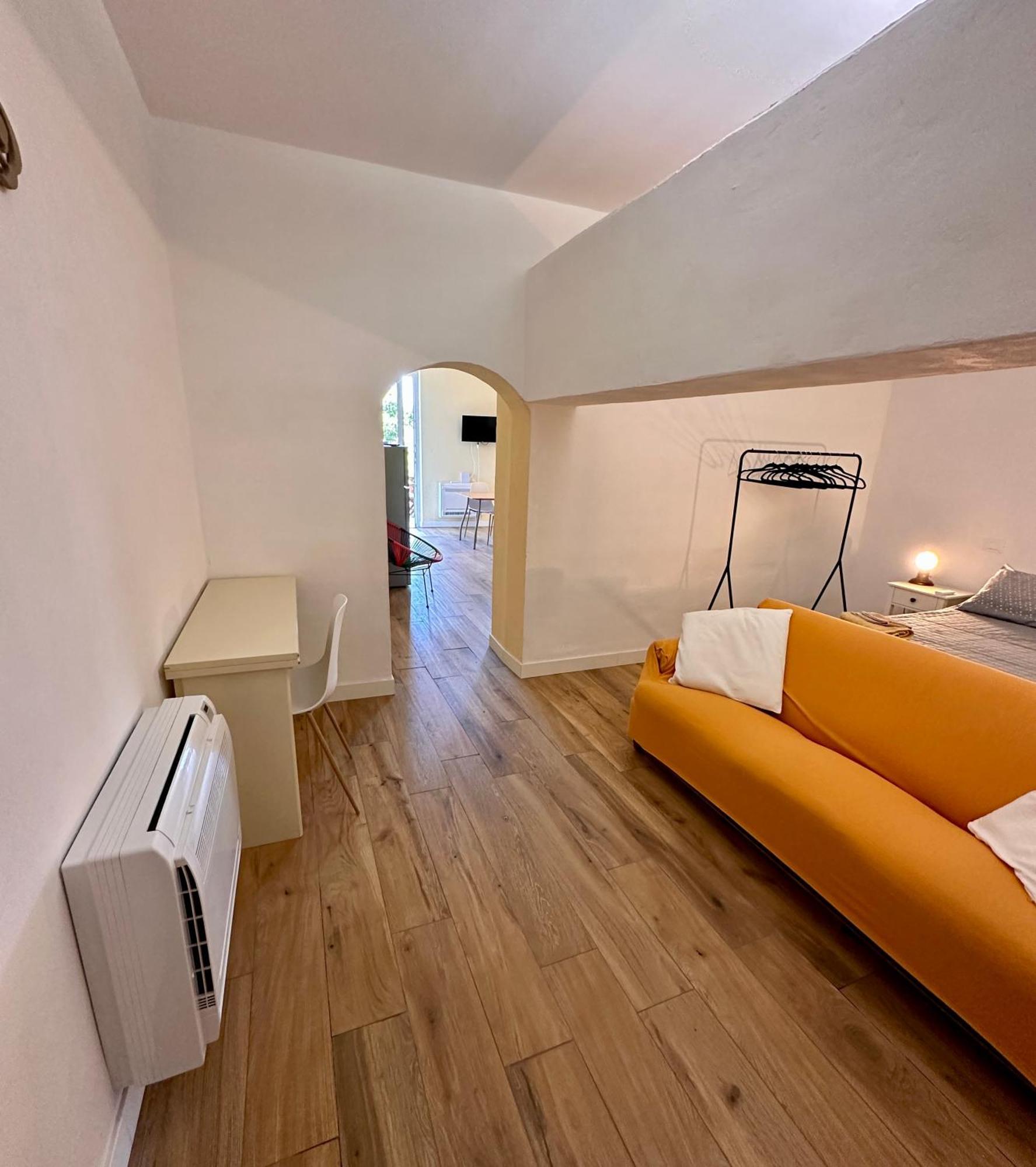Libeccio 1 - Holiday Home & Parking Леричи Екстериор снимка